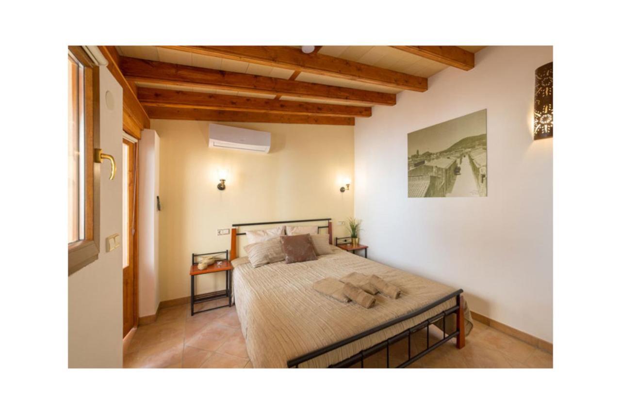Апарт отель Boutique Hostal "Born53" Im Stadtkern Von Llucmajor, Mallorca Льюкмайор Экстерьер фото